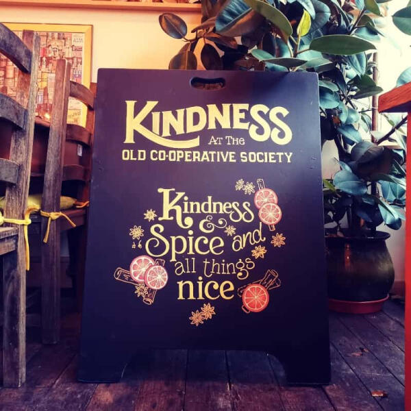 “lovely little private self-contained annexe... The hosts have thought of everything - lots of nice considerate touches like cafetiere, ground coffee, USB chargers in the plugs.” Booking.com review